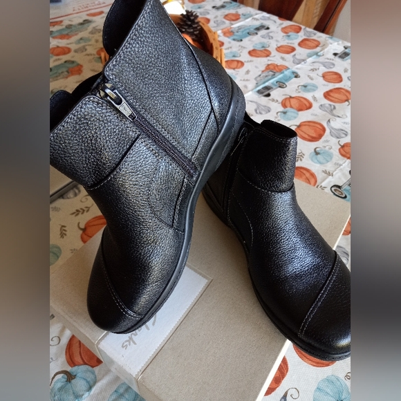 Clark Cheyn Work - Picture 2 of 8